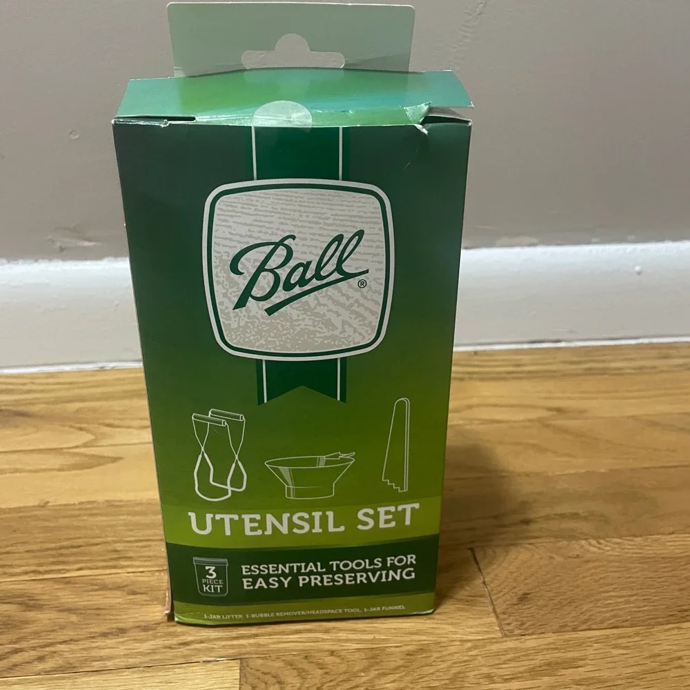 Ball utensil set